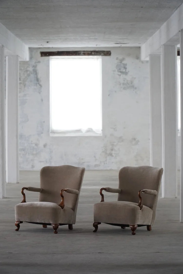 Set_of_2_Antique_Armchairs_Reupholstered_in_Velvet