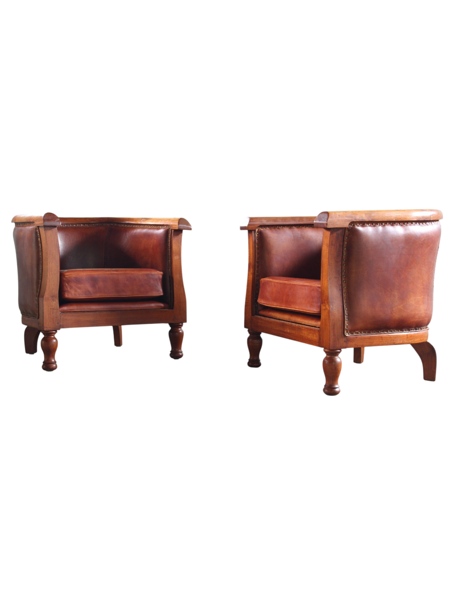 Set_of_2_Antique_Leather_Club_Armchairs_with_Curved_Armrests,_Art_Deco_Style,_Early_20th_Century