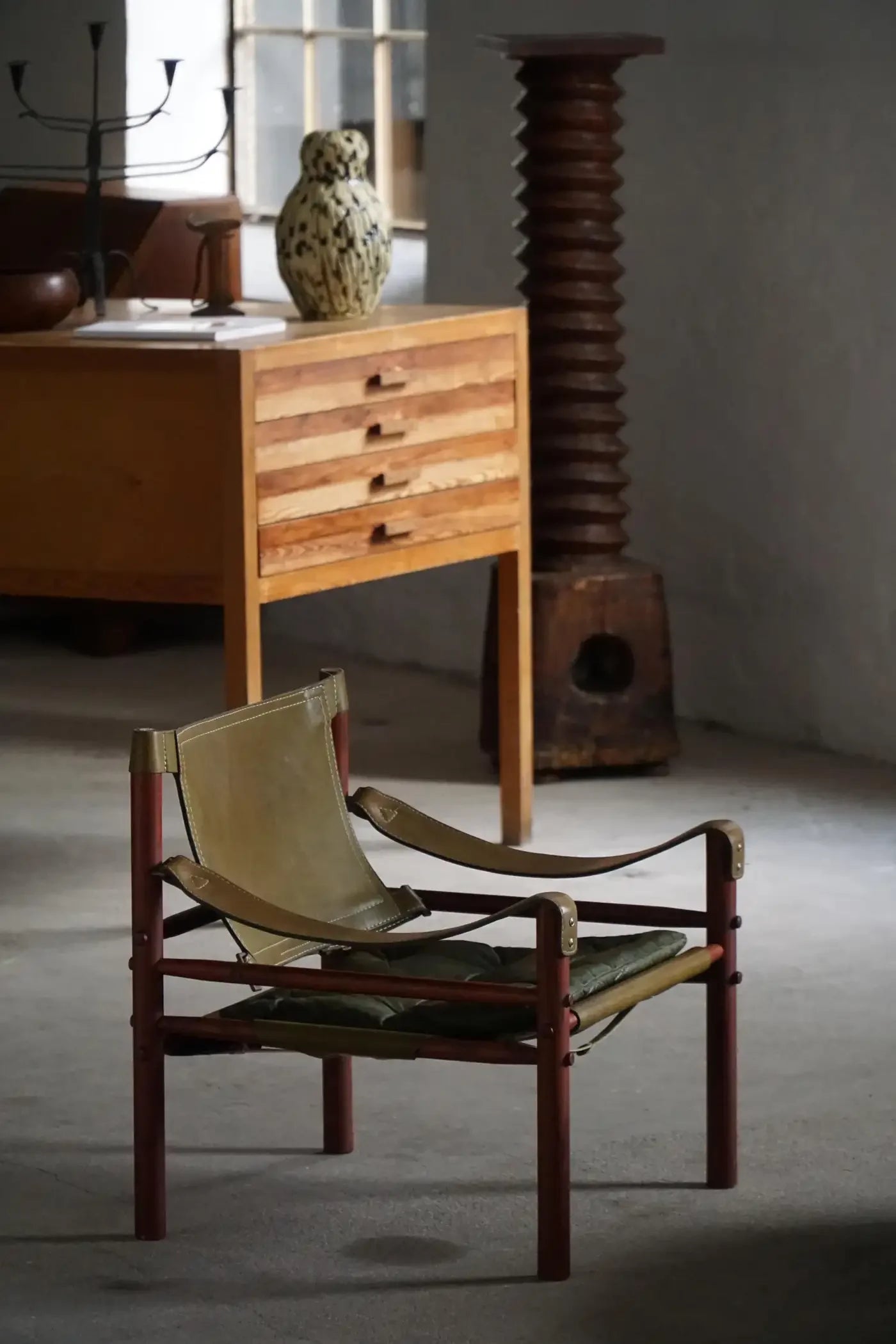 Set_of_2_Arne_Norell_‘Sirocco’_Safari_Chairs_in_Ash_Green_Leather