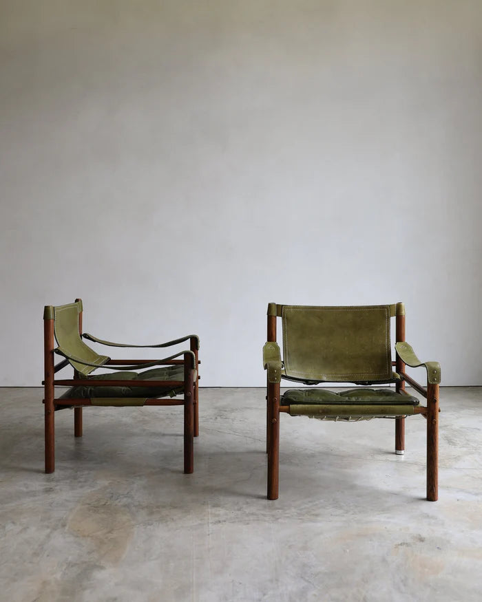 Set_of_2_Arne_Norell_Sirocco_Safari_Lounge_Chairs_in_Olive_Leather,_1960s