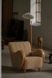 Set_of_2_Art_Deco_Lounge_Chairs_in_Elm_and_Shearling_Lambswool,_1930s