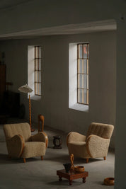 Set_of_2_Art_Deco_Lounge_Chairs_in_Elm_and_Shearling_Lambswool,_1930s