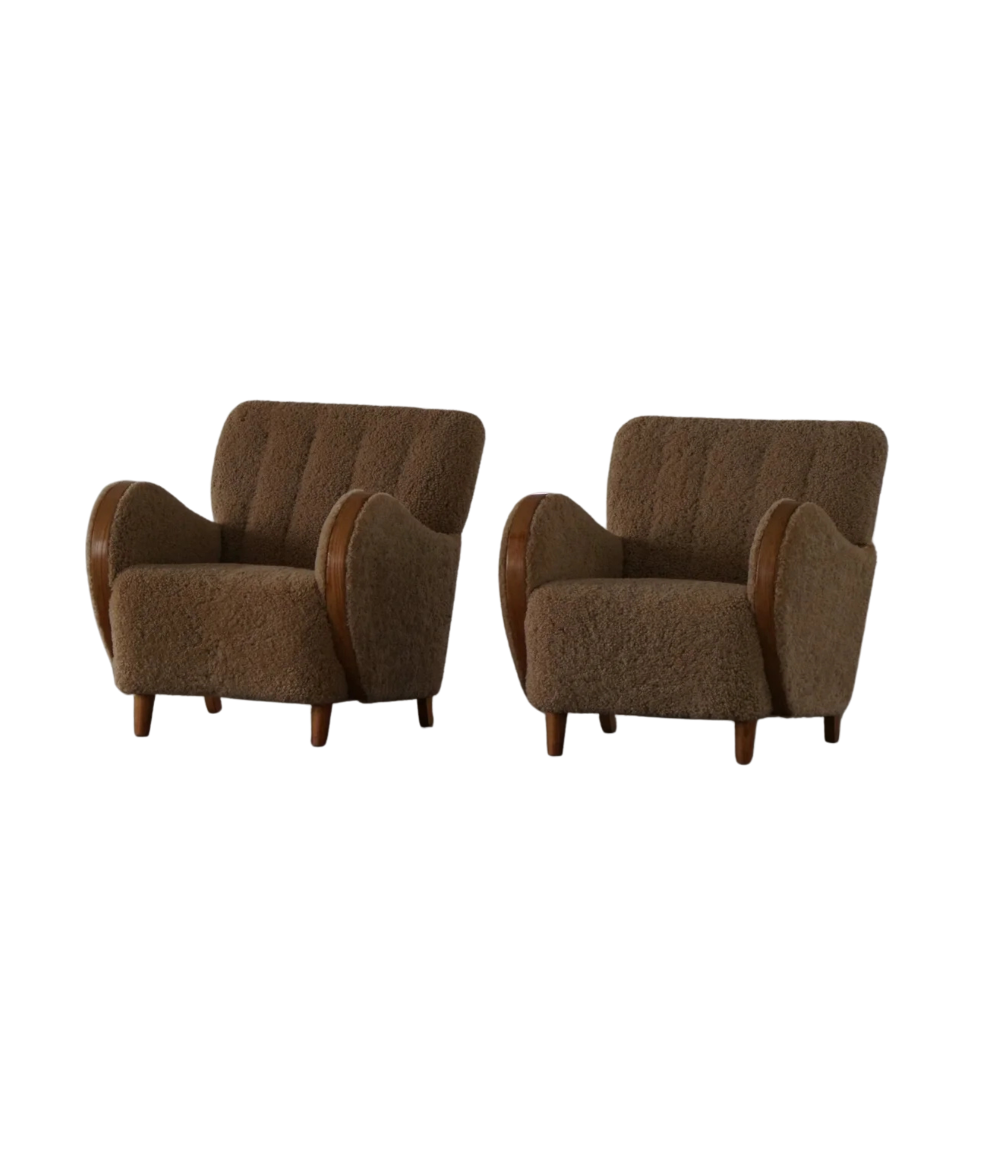 Set_of_2_Art_Deco_Lounge_Chairs_in_Elm_and_Shearling_Lambswool,_1930s