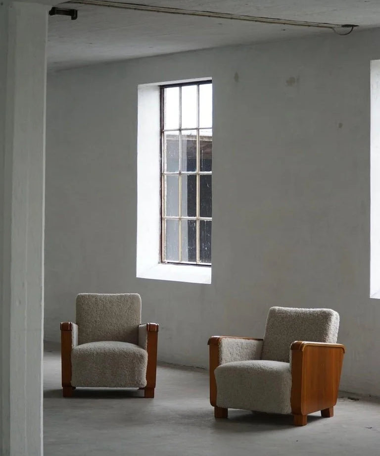Set_of_2_Art_Deco_Lounge_Chairs_in_Elm_&_Lambswool_in_Swedish_Grace,_1930s