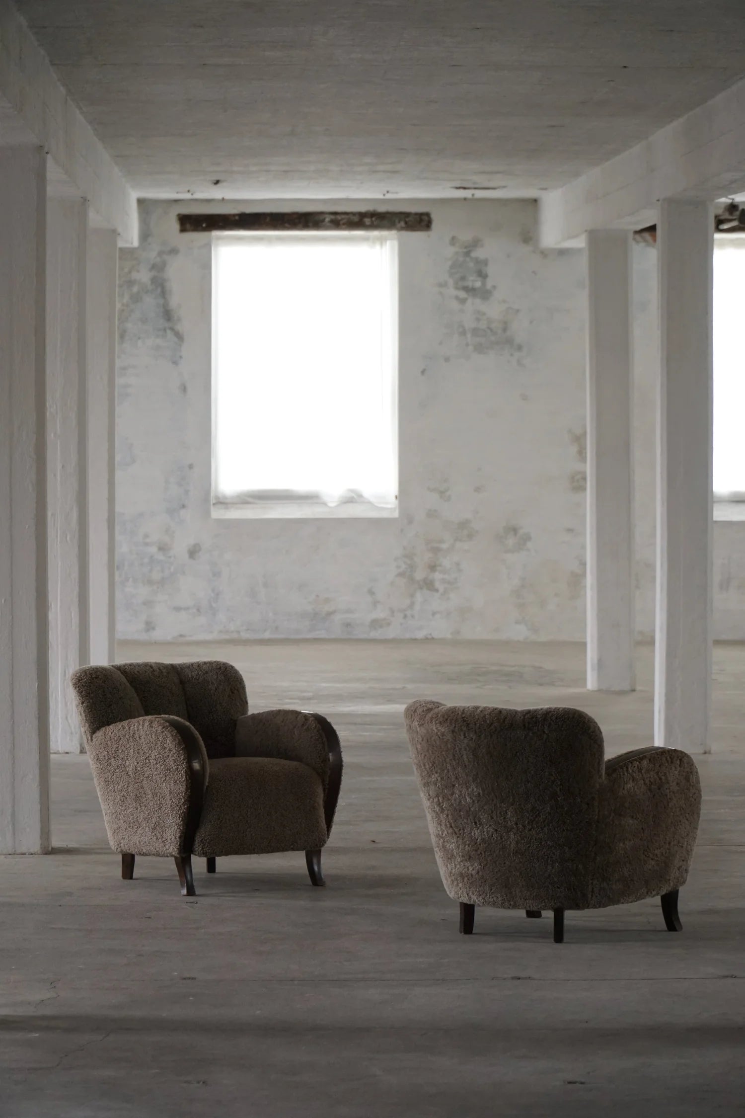 Set_of_2_Art_Deco_Lounge_Chairs_in_Lambswool_and_Birch,_1930s