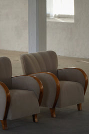 Set_of_2_Art_Deco_Lounge_Chairs_in_Mohair_and_Elm,_1930s