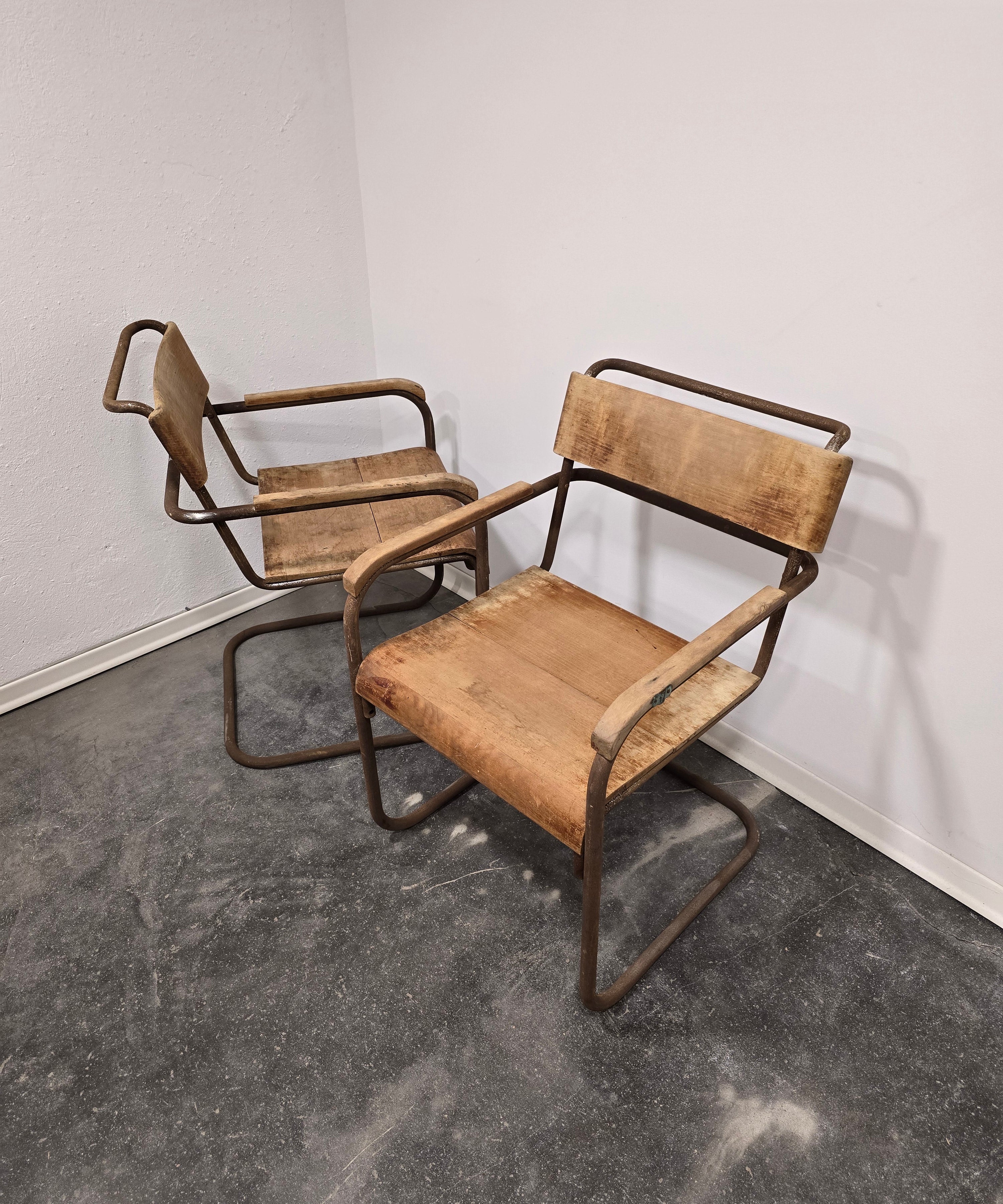Set_of_2_B34_Chair_by_Marcel_Breuer_from_1920s