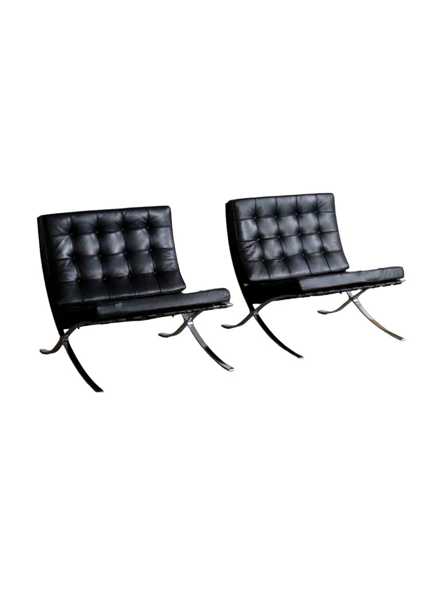 Set_of_2_Barcelona_Chairs_by_Ludwig_Mies_van_der_Rohe_for_Knoll,_1960s