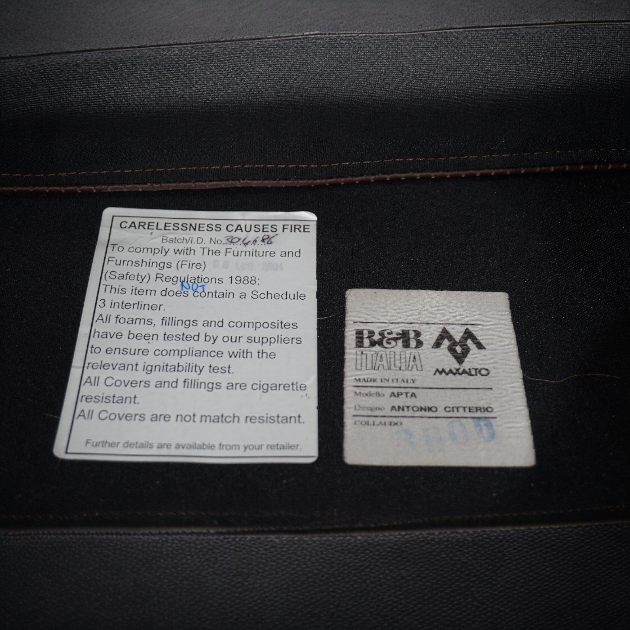 Set_of_2_B&B_Italia_Maxalto_Apta_Imprimatur_leather_armchairs_by_Antonio_Citterio,_1999