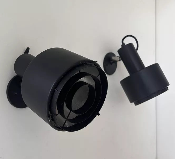 Set_of_2_Black_Lacquered_Metal_Wall_Sconces_by_Louis_Poulsen,_Denmark_1970s