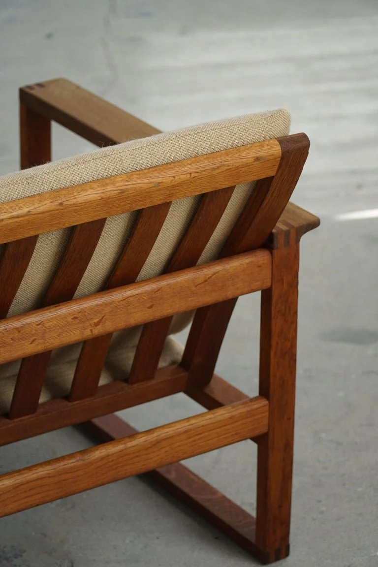 Set_of_2_BM2256_Lounge_Chairs_in_Oak_&_Hessian_by_Børge_Mogensen,_Denmark,_1960s