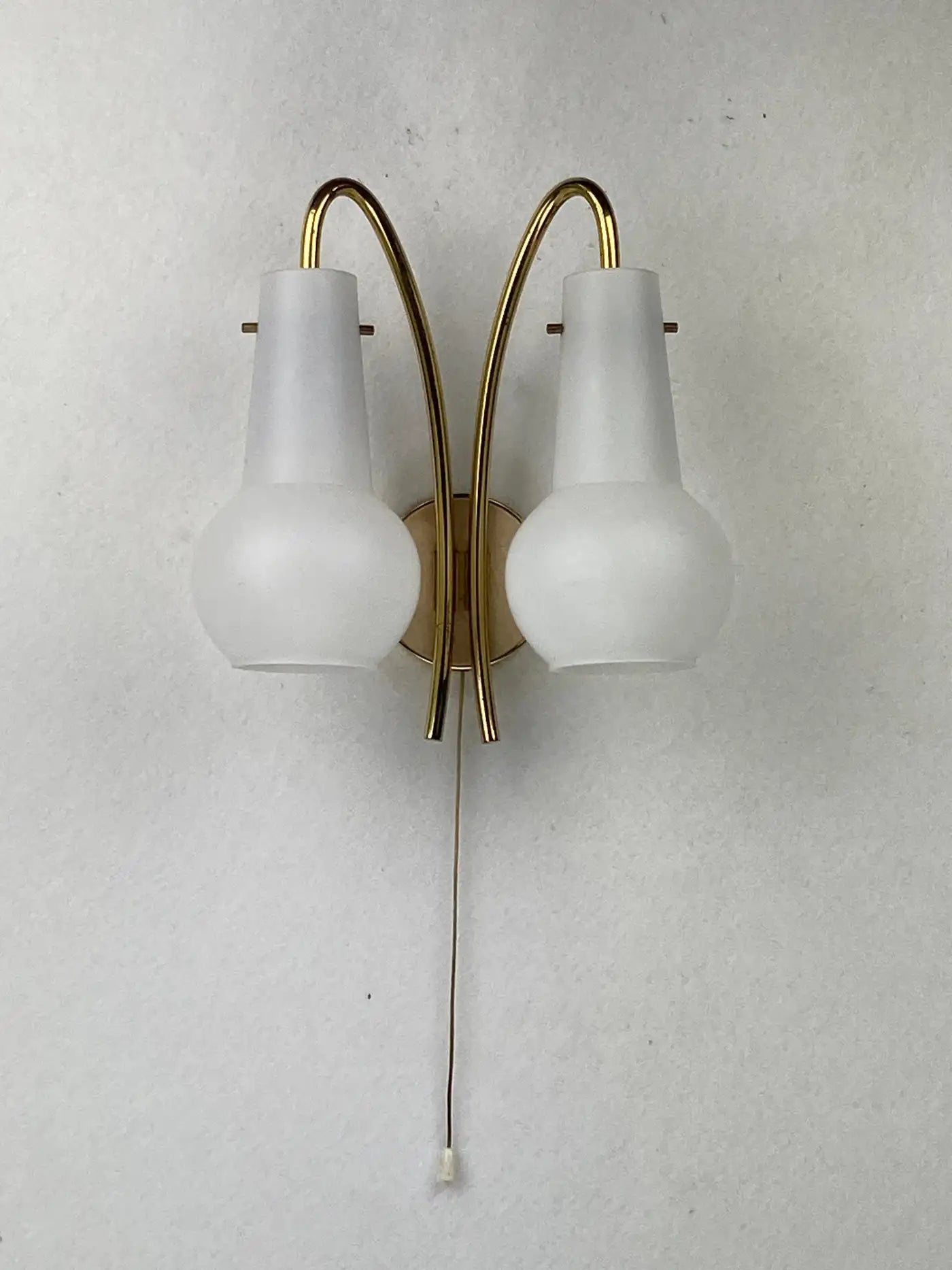 Set_of_2_Brass_and_Opaline_Glass_Wall_Sconces,_1950s,_Austria
