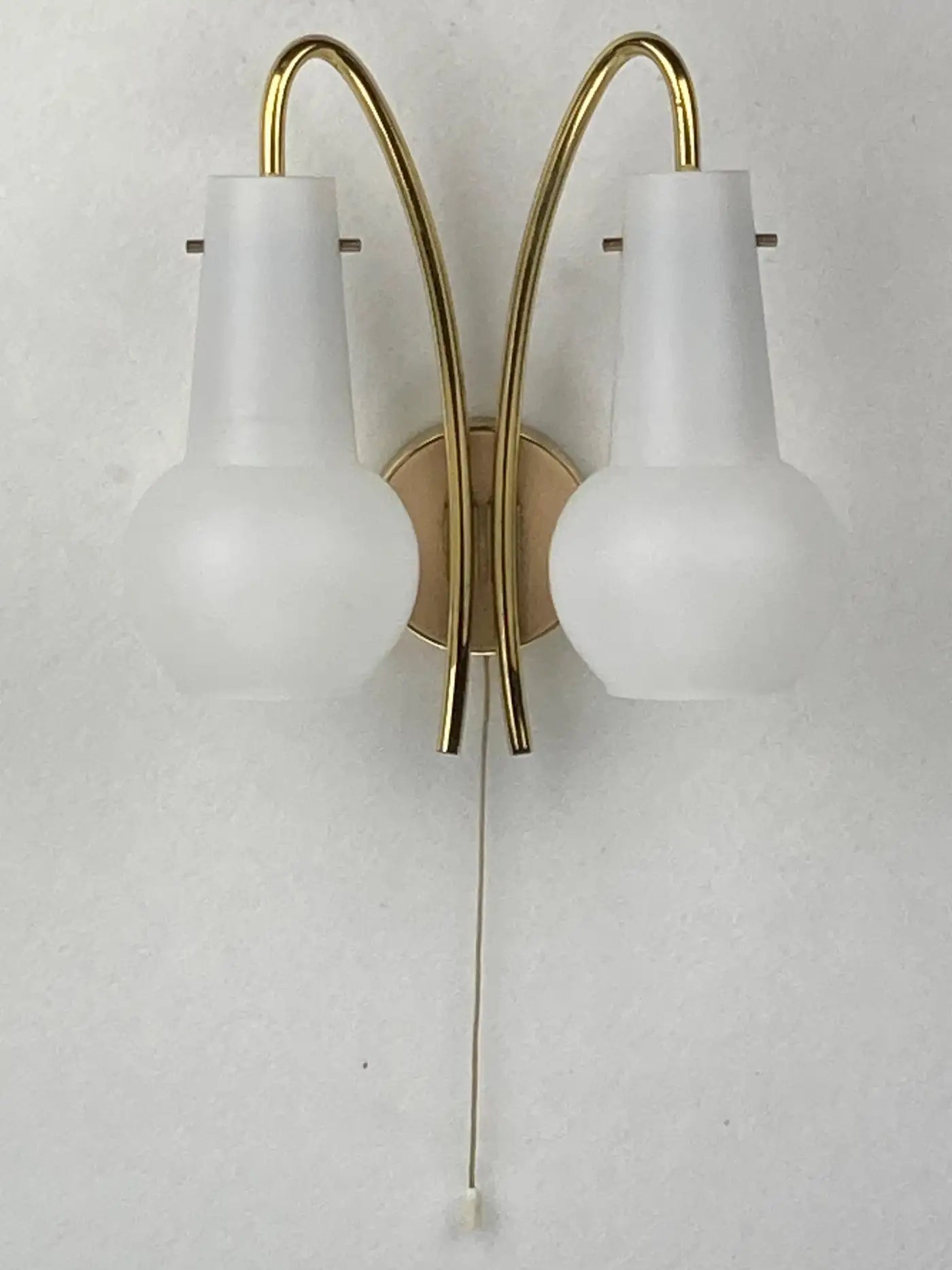 Set_of_2_Brass_and_Opaline_Glass_Wall_Sconces,_1950s,_Austria