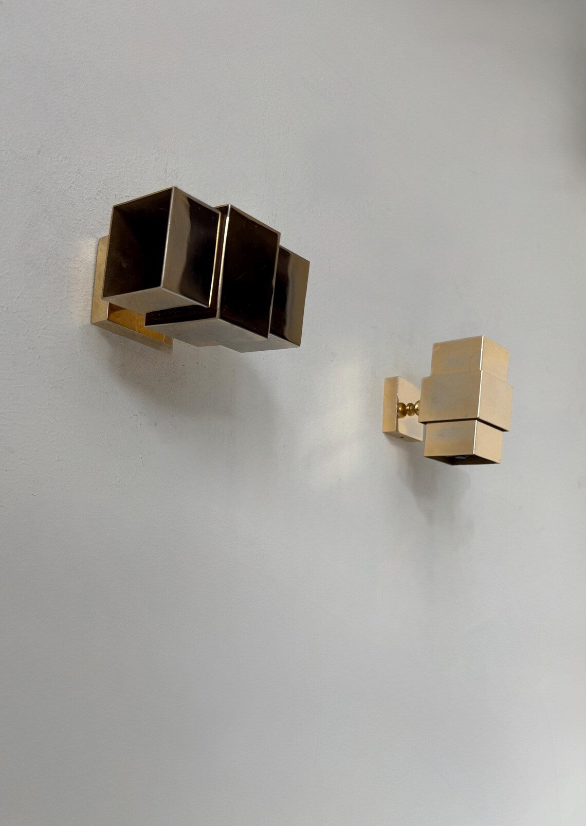 Set_of_2_Brass_Wall_Lights,_Mid_Century_Modern,_France_1970s