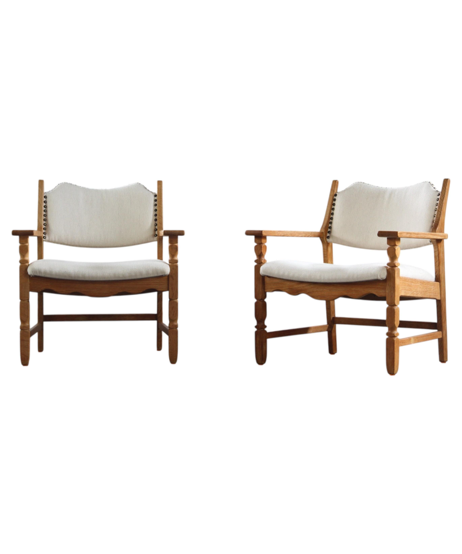 Set_of_2_Danish_Brutalist_Oak_Lounge_Chairs_by_Henning_Kjærnulf_with_Off-White_Linen_Upholstery