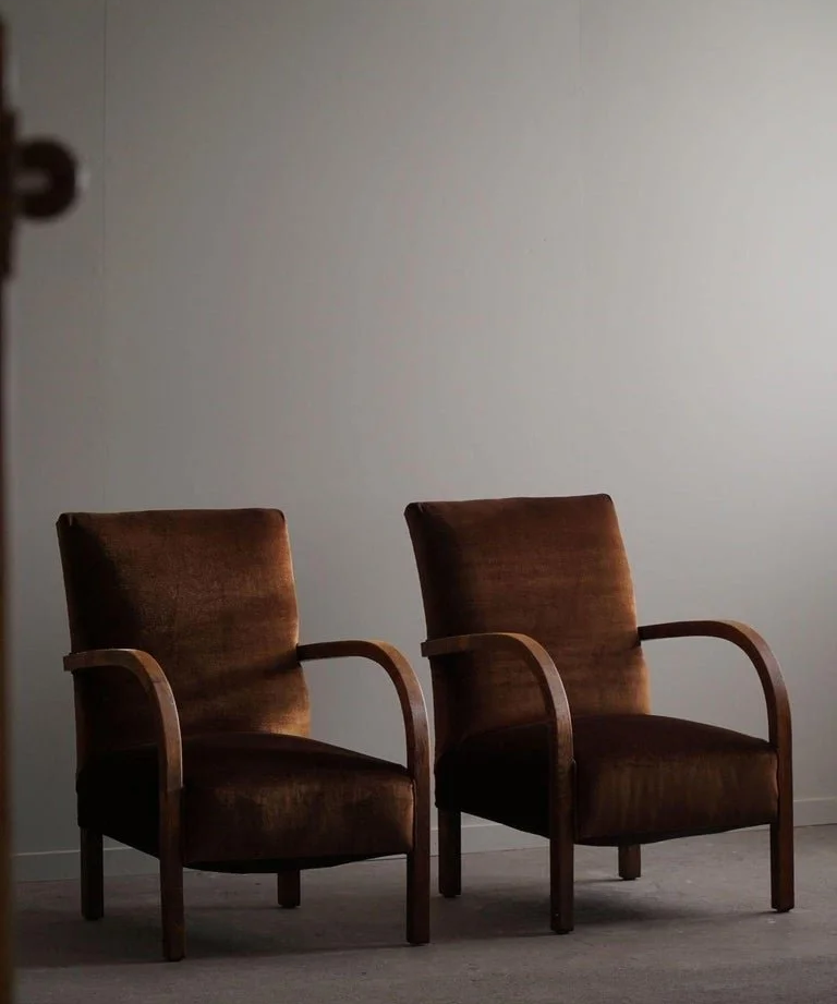 Set_of_2_Danish_Curved_Art_Deco_Lounge_Chairs_by_Fritz_Hansen,_Reupholstered,_1940s