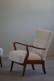 Set_of_2_Danish_Mid_Century_Modern_Lounge_Chairs_in_Bouclé_&_Beech,_1960s