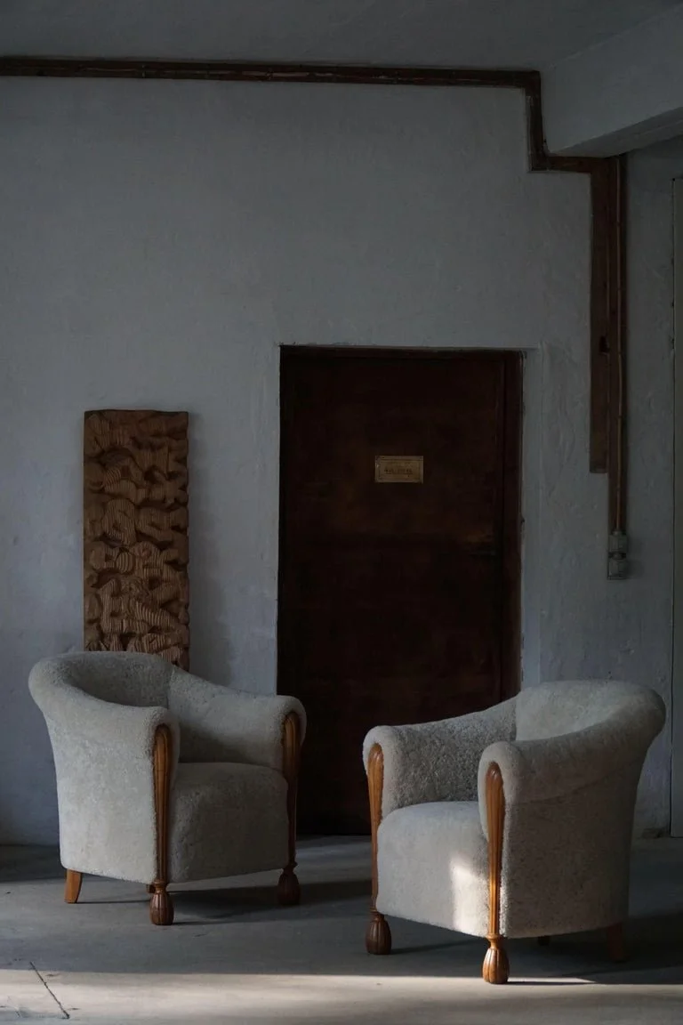 Set_of_2_Danish_Modern_Lounge_Chairs_in_Oak_&_Shearling_Lambswool,_1960s