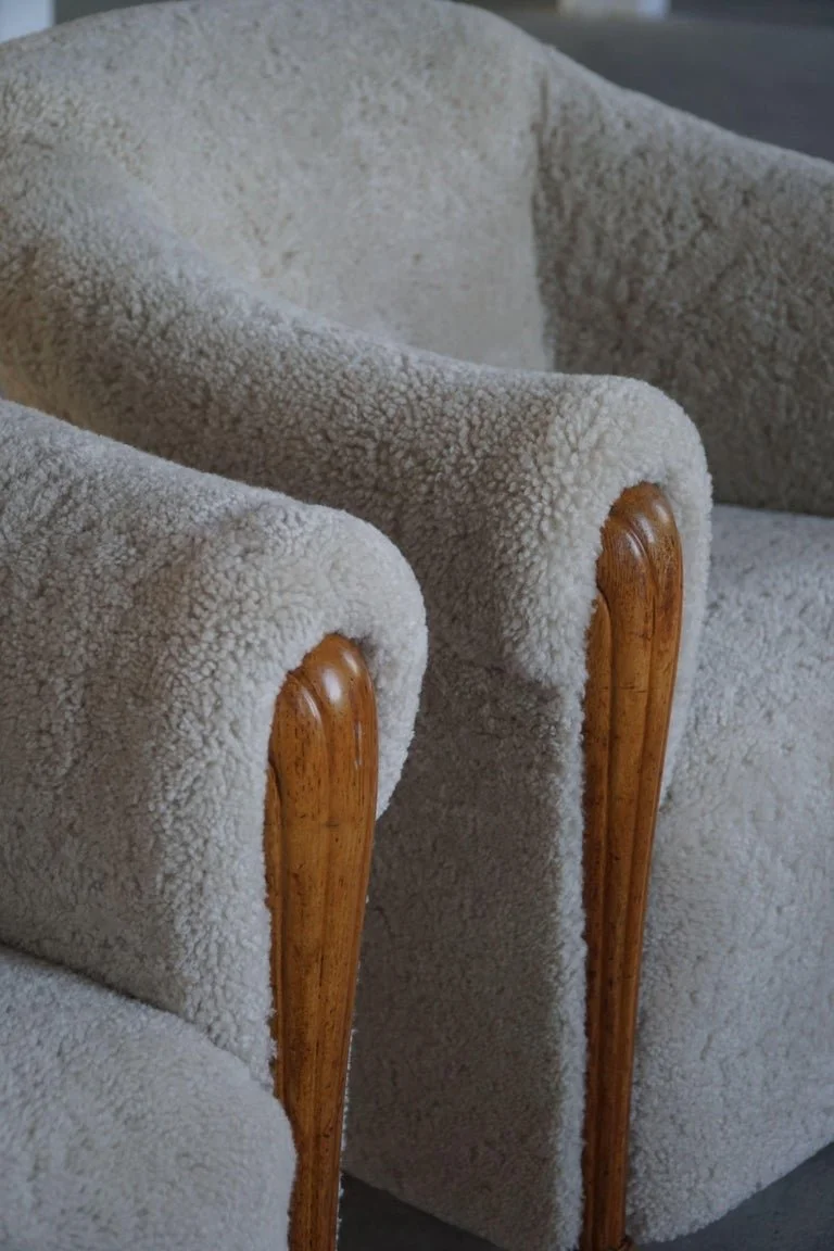 Set_of_2_Danish_Modern_Lounge_Chairs_in_Oak_&_Shearling_Lambswool,_1960s