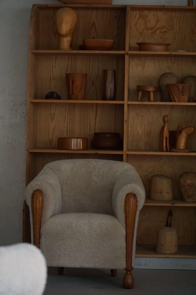 Set_of_2_Danish_Modern_Lounge_Chairs_in_Oak_&_Shearling_Lambswool,_1960s