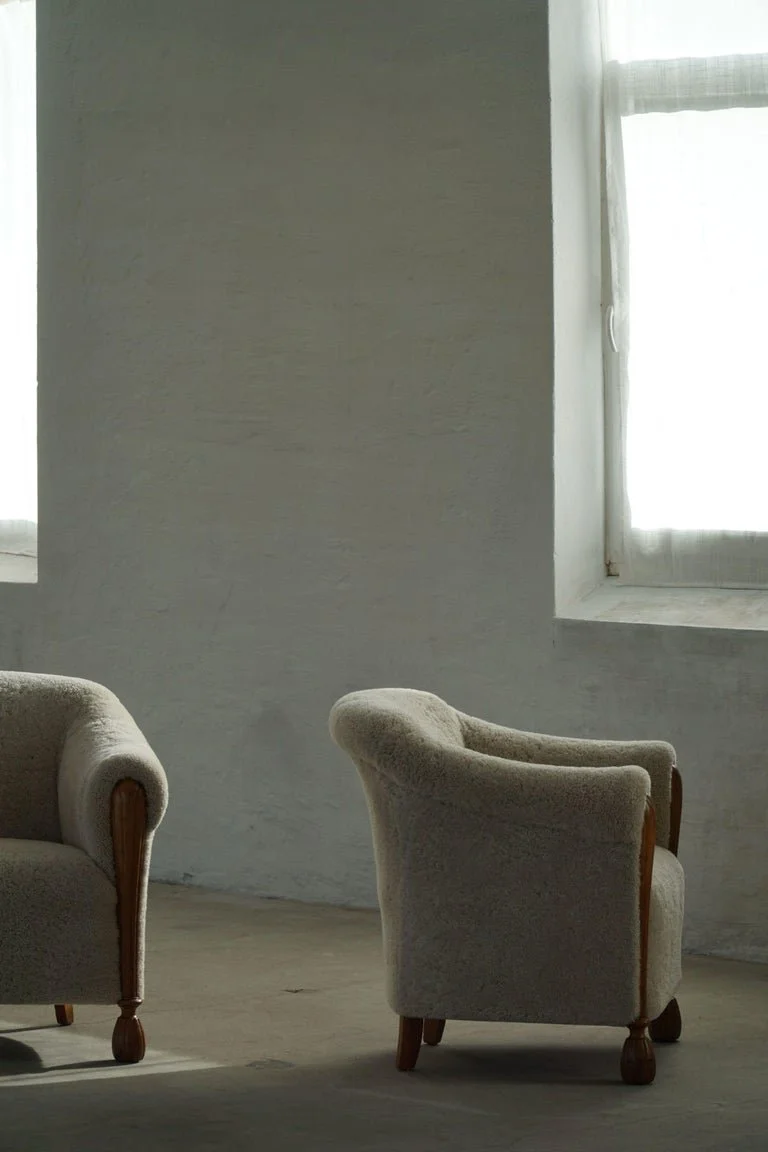 Set_of_2_Danish_Modern_Lounge_Chairs_in_Oak_&_Shearling_Lambswool,_1960s