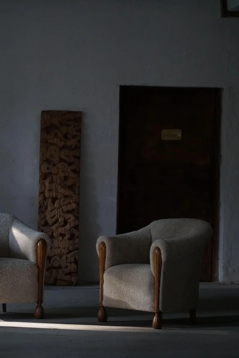 Set_of_2_Danish_Modern_Lounge_Chairs_in_Oak_&_Shearling_Lambswool,_1960s