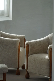 Set_of_2_Danish_Modern_Lounge_Chairs_in_Oak_&_Shearling_Lambswool,_1960s
