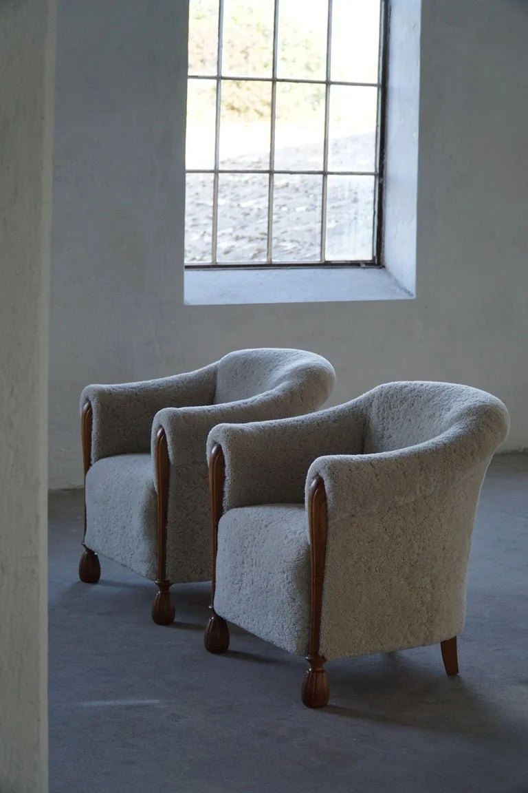 Set_of_2_Danish_Modern_Lounge_Chairs_in_Oak_&_Shearling_Lambswool,_1960s