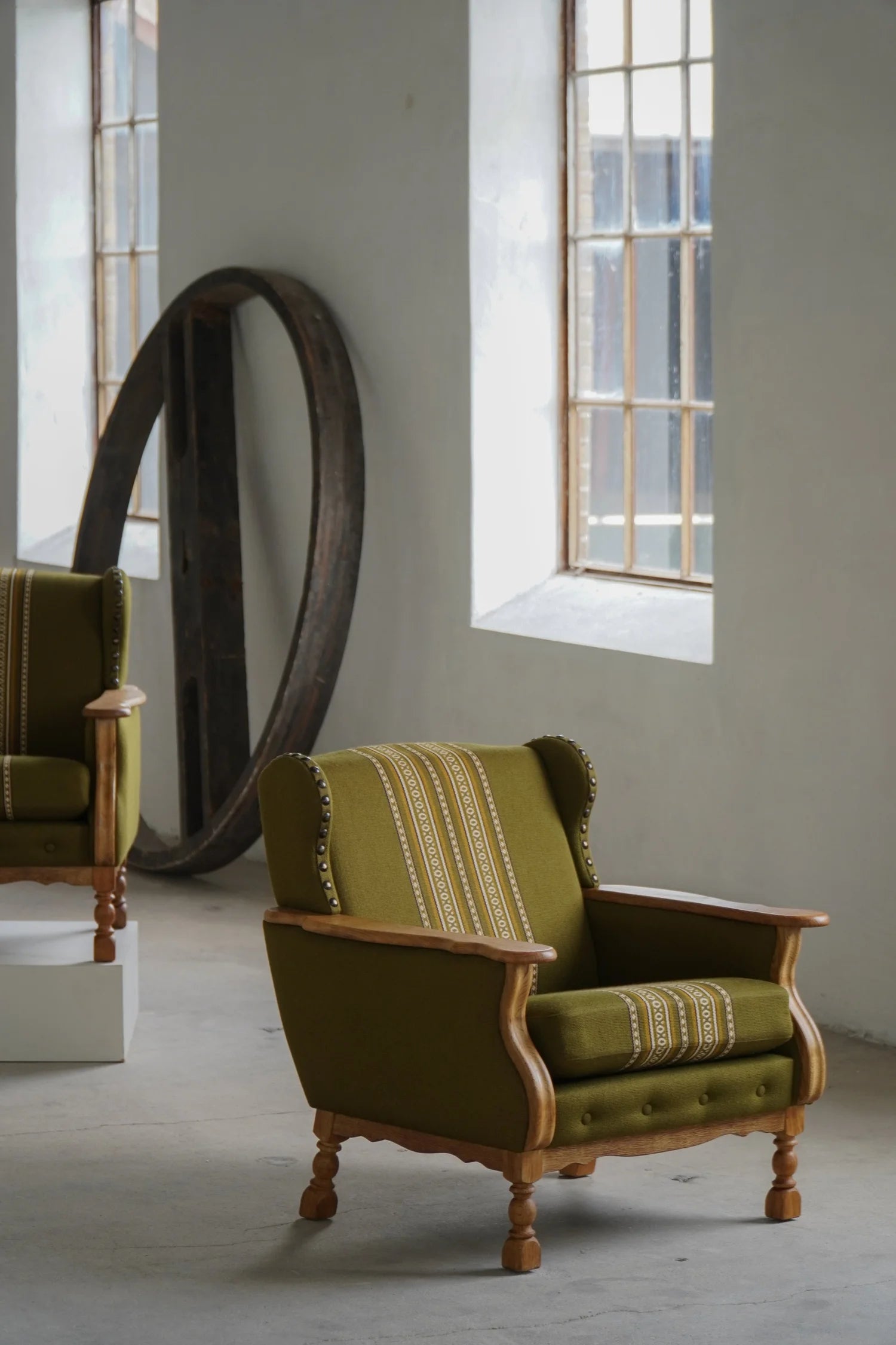 Set_of_2_Danish_Modern_Oak_Lounge_Chairs,_Denmark,_1950s