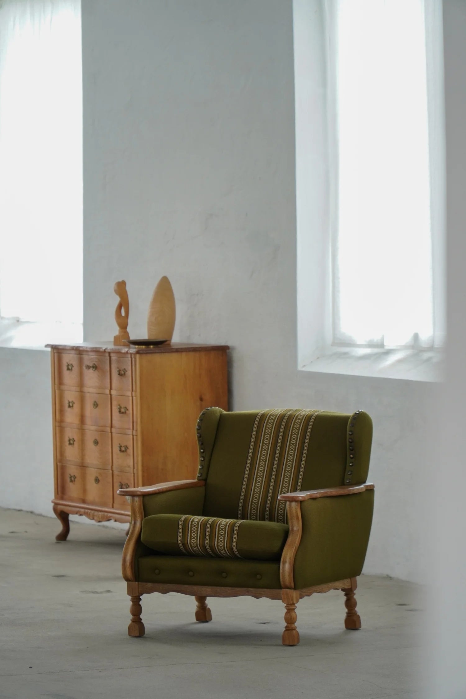 Set_of_2_Danish_Modern_Oak_Lounge_Chairs,_Denmark,_1950s