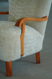 Set_of_2_Danish_Modern_Oak_Lounge_Chairs_with_Shearling_Lambswool,_Denmark,_1950s