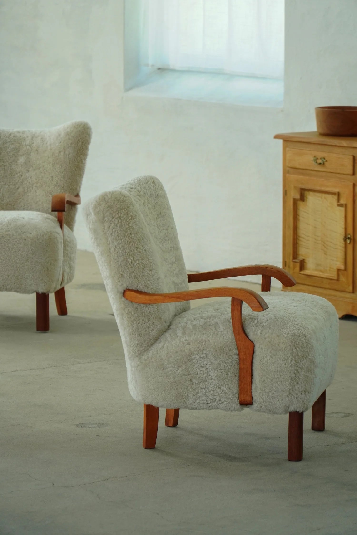 Set_of_2_Danish_Modern_Oak_Lounge_Chairs_with_Shearling_Lambswool,_Denmark,_1950s