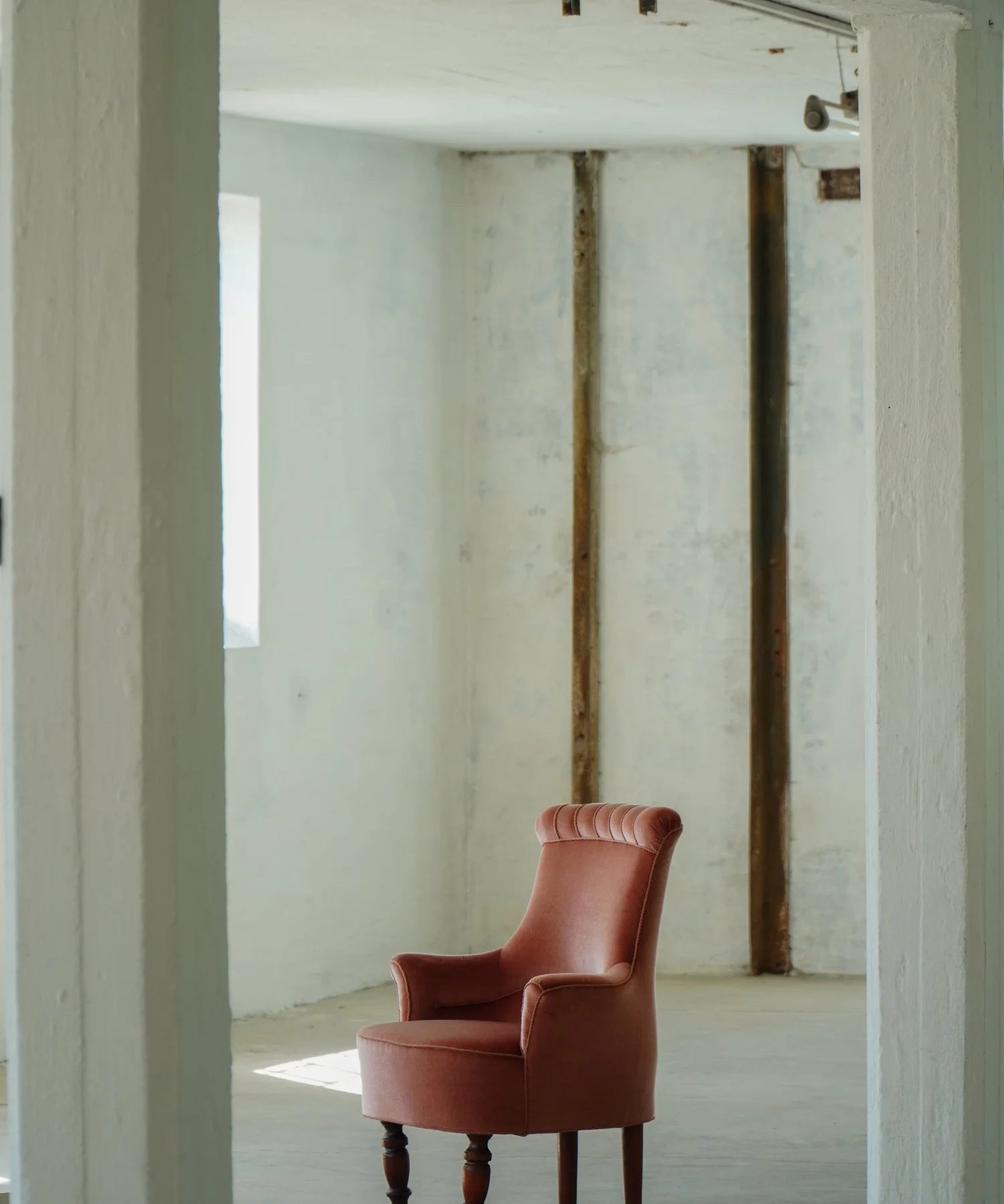 Set_of_2_Danish_Modern_Wingback_Lounge_Armchairs_in_Pink_Velour,_Denmark,_1940s
