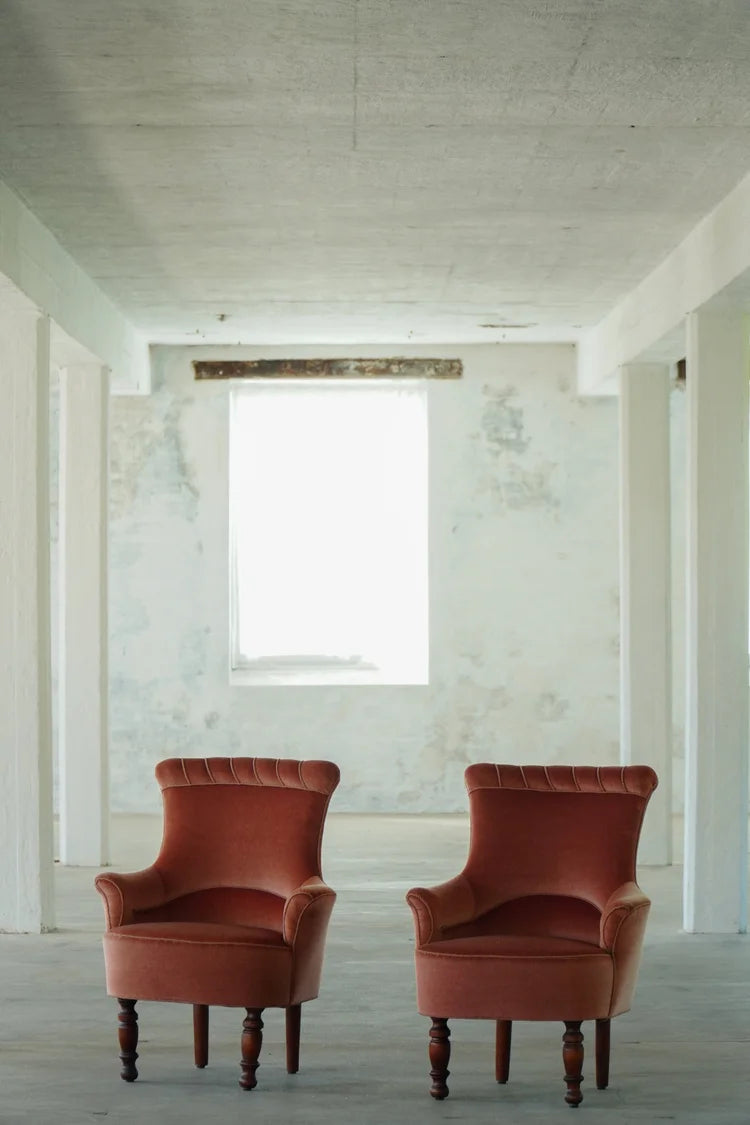 Set_of_2_Danish_Modern_Wingback_Lounge_Armchairs_in_Pink_Velour,_Denmark,_1940s