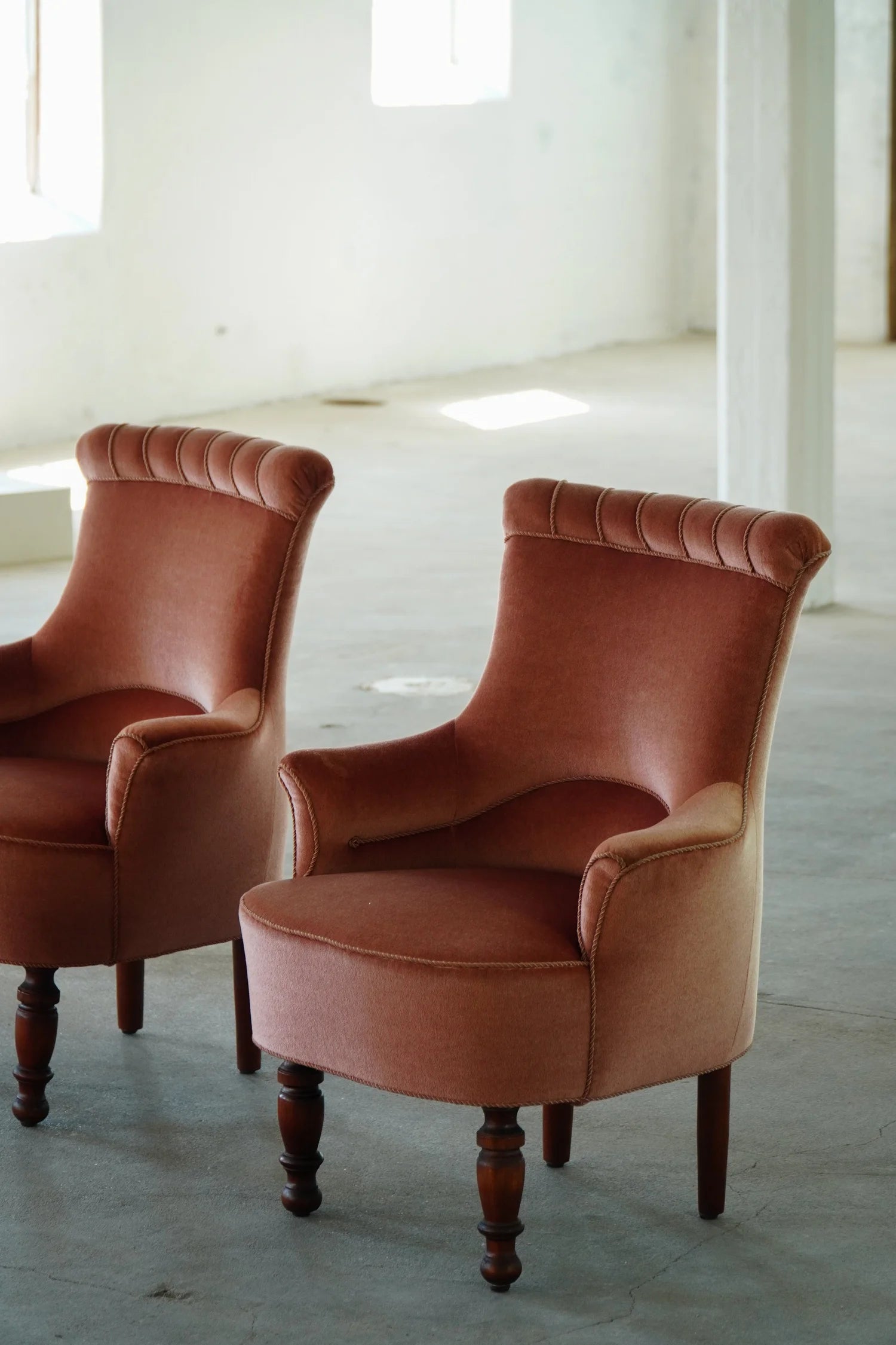 Set_of_2_Danish_Modern_Wingback_Lounge_Armchairs_in_Pink_Velour,_Denmark,_1940s