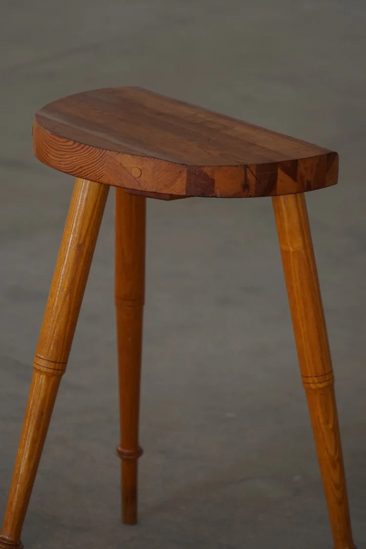 Set_of_2_Danish_Tripod_Bar_Stools_in_Solid_Pine