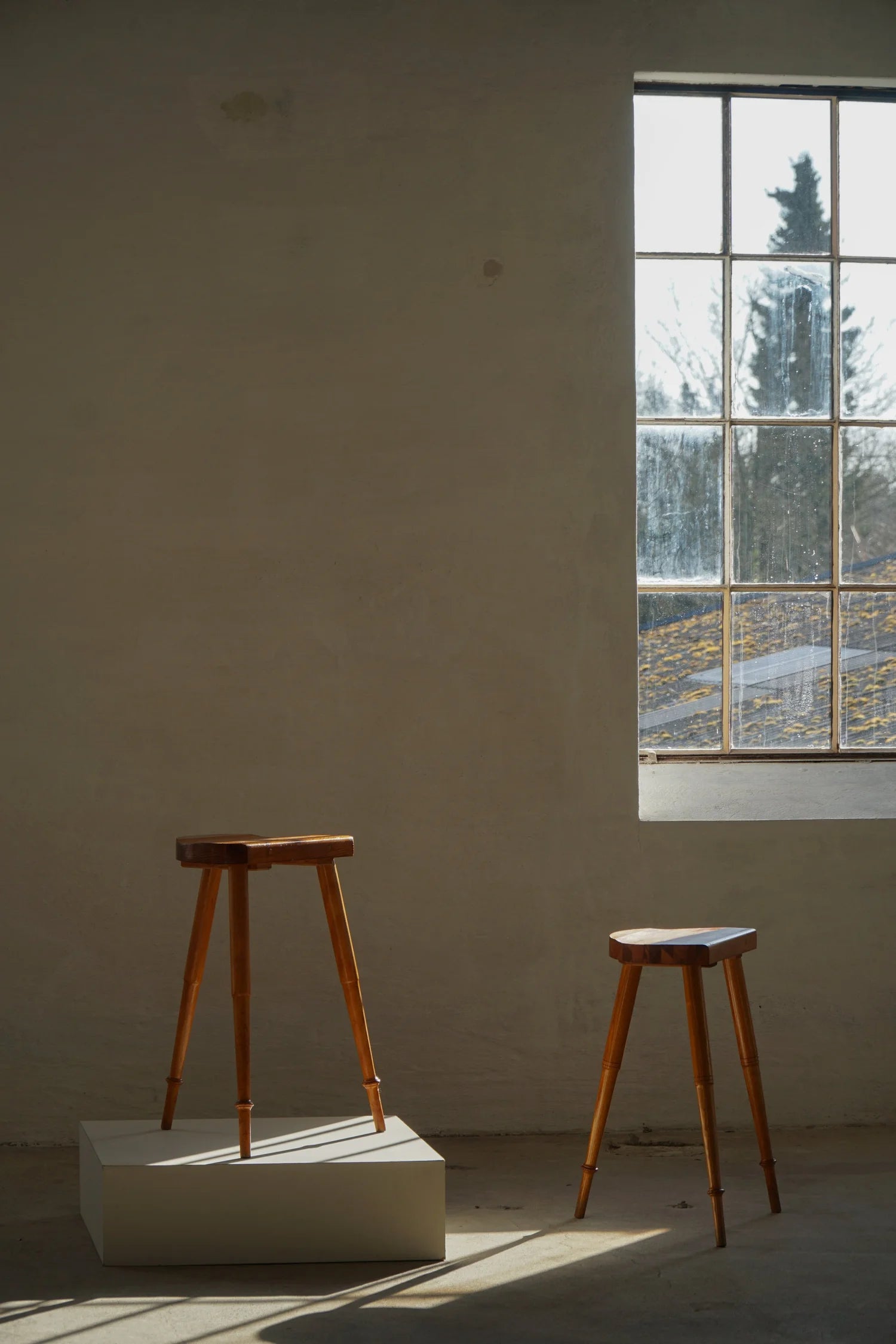Set_of_2_Danish_Tripod_Bar_Stools_in_Solid_Pine