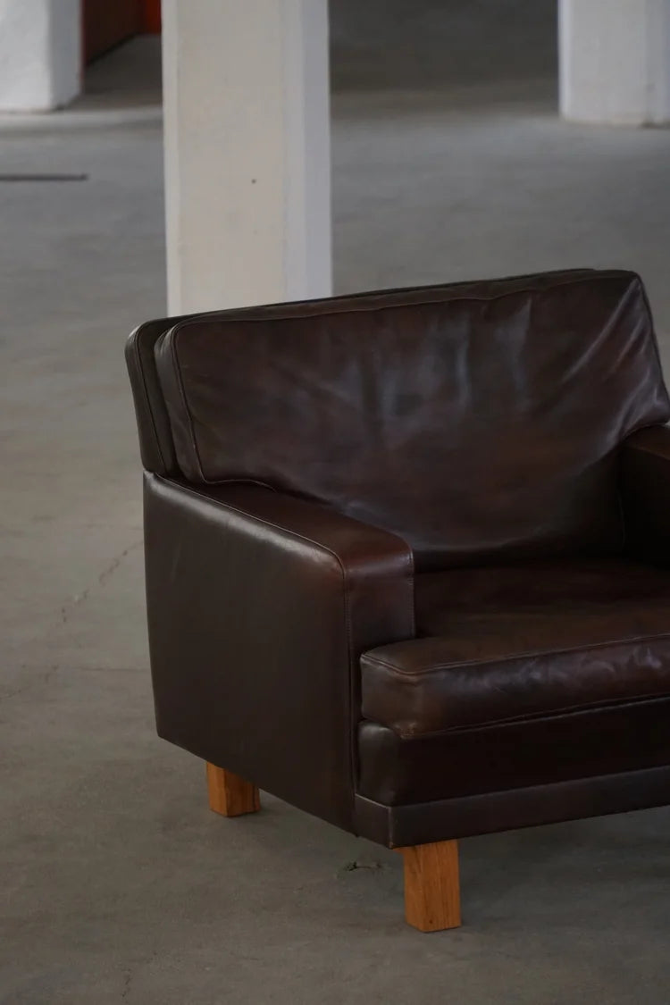 Set_of_2_Dark_Brown_Lounge_Chairs,_Scandinavian_Mid_Century_Style