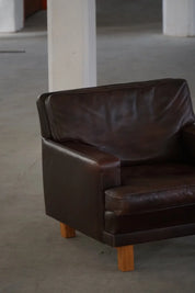Set_of_2_Dark_Brown_Lounge_Chairs,_Scandinavian_Mid_Century_Style