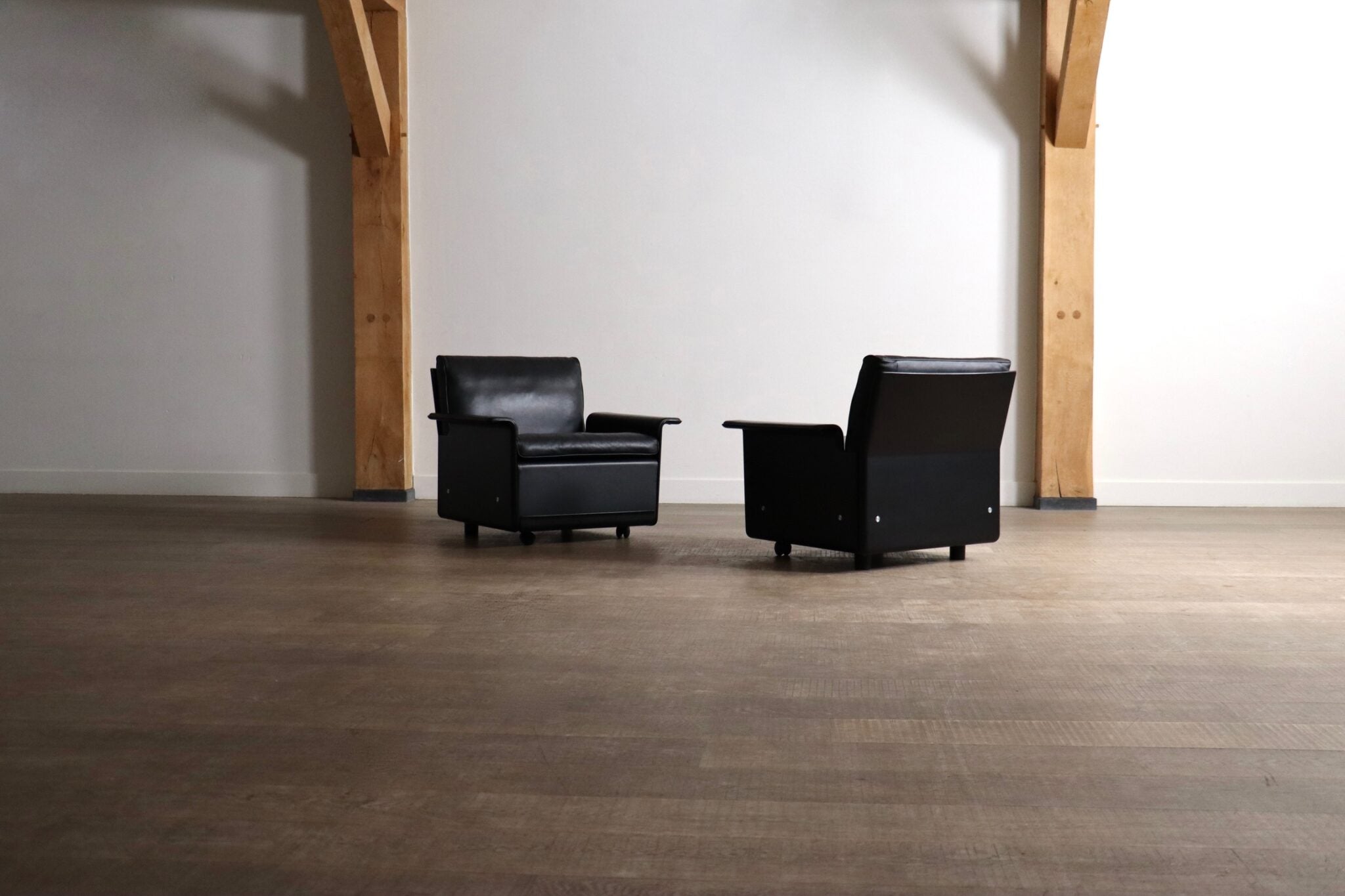 Set_of_2_Dieter_Rams_Model_620_Lounge_Chairs_in_Black_Leather_for_Vitsœ,_1980s