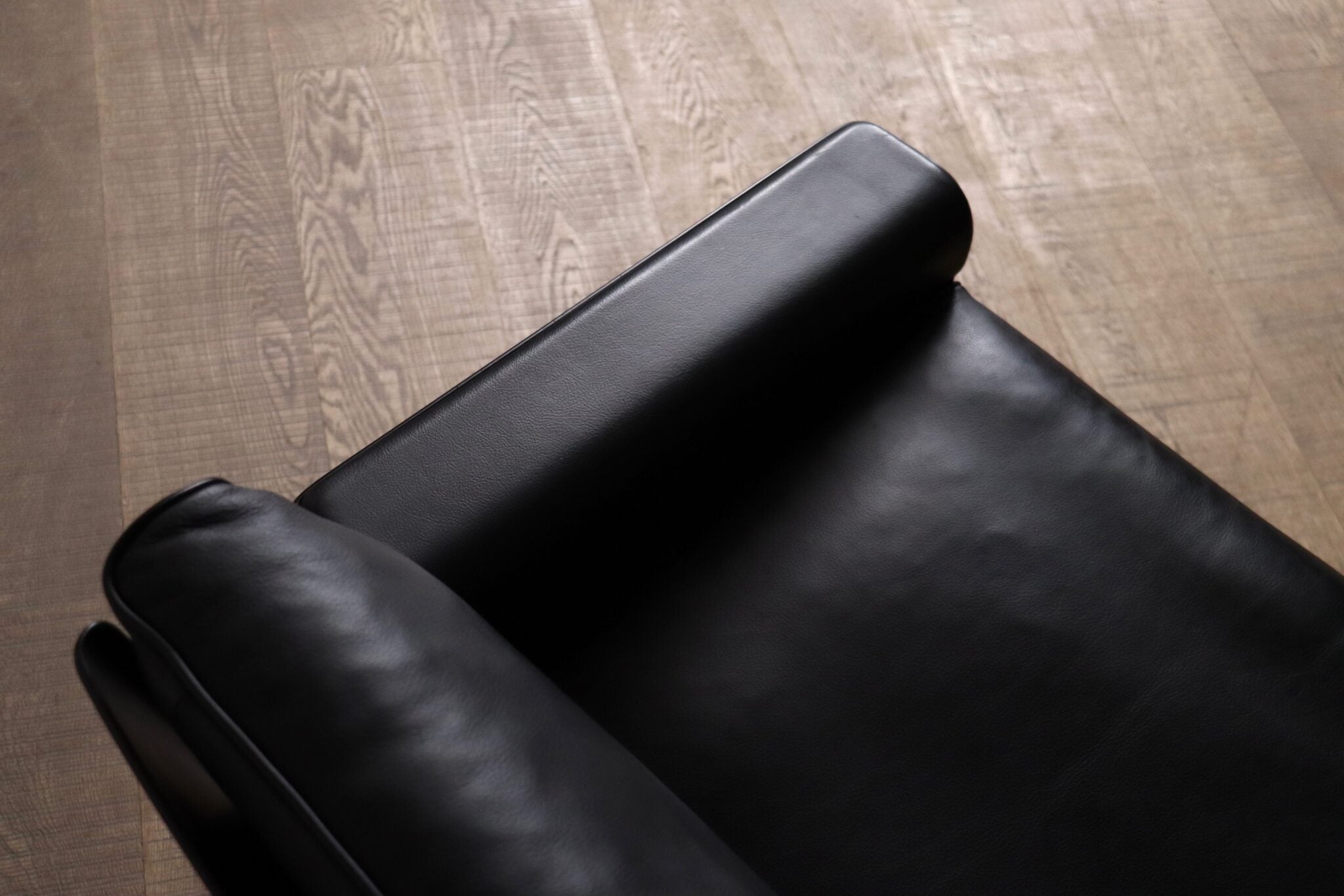 Set_of_2_Dieter_Rams_Model_620_Lounge_Chairs_in_Black_Leather_for_Vitsœ,_1980s