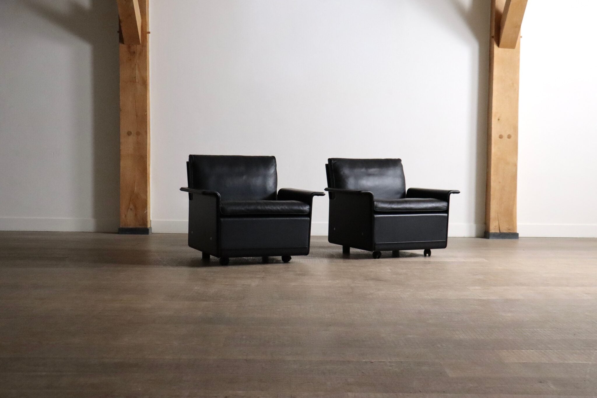 Set_of_2_Dieter_Rams_Model_620_Lounge_Chairs_in_Black_Leather_for_Vitsœ,_1980s