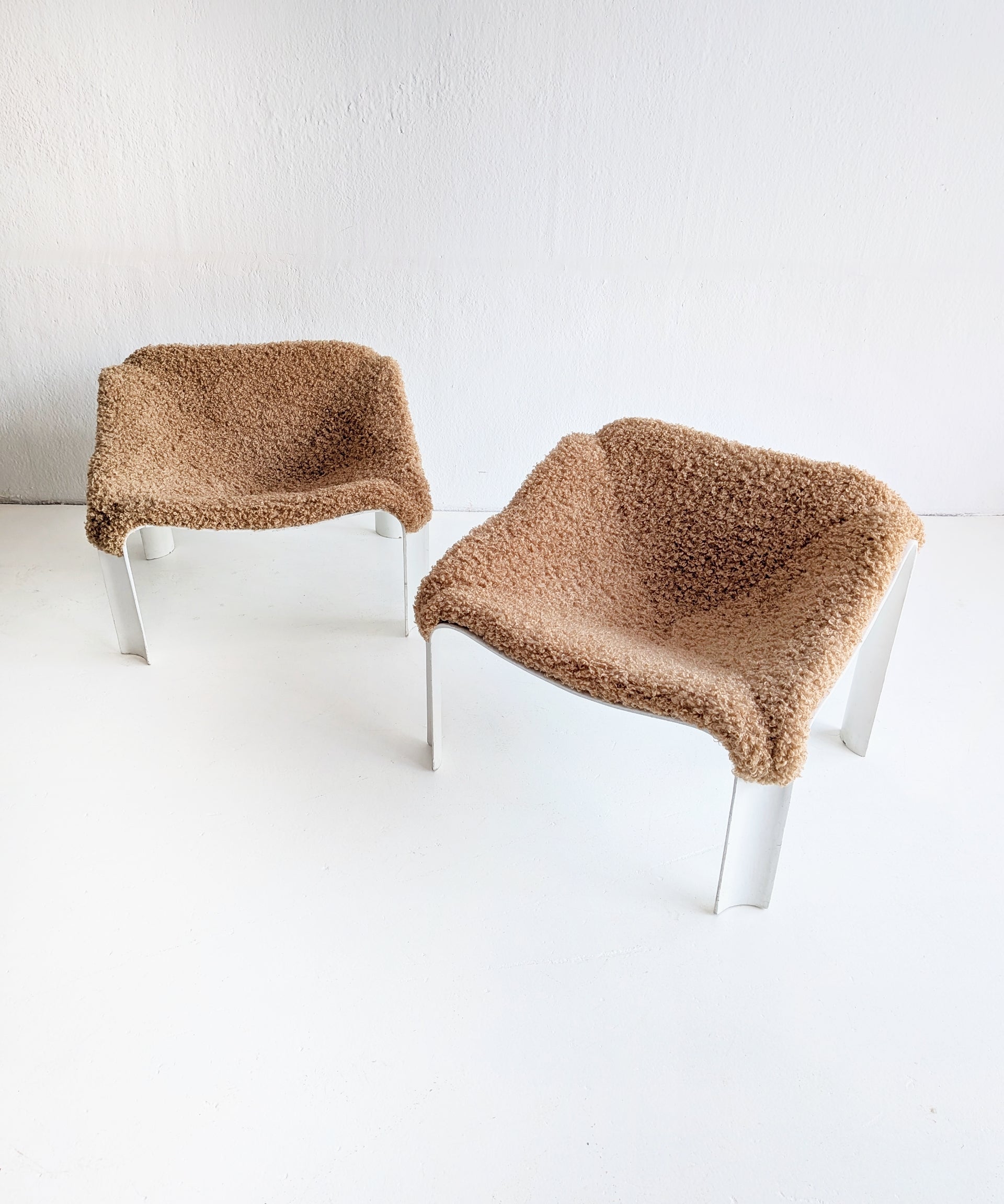 Set_of_2_F300_Lounge_Chairs_by_Pierre_Paulin_for_Artifort,_1967,_Netherlands