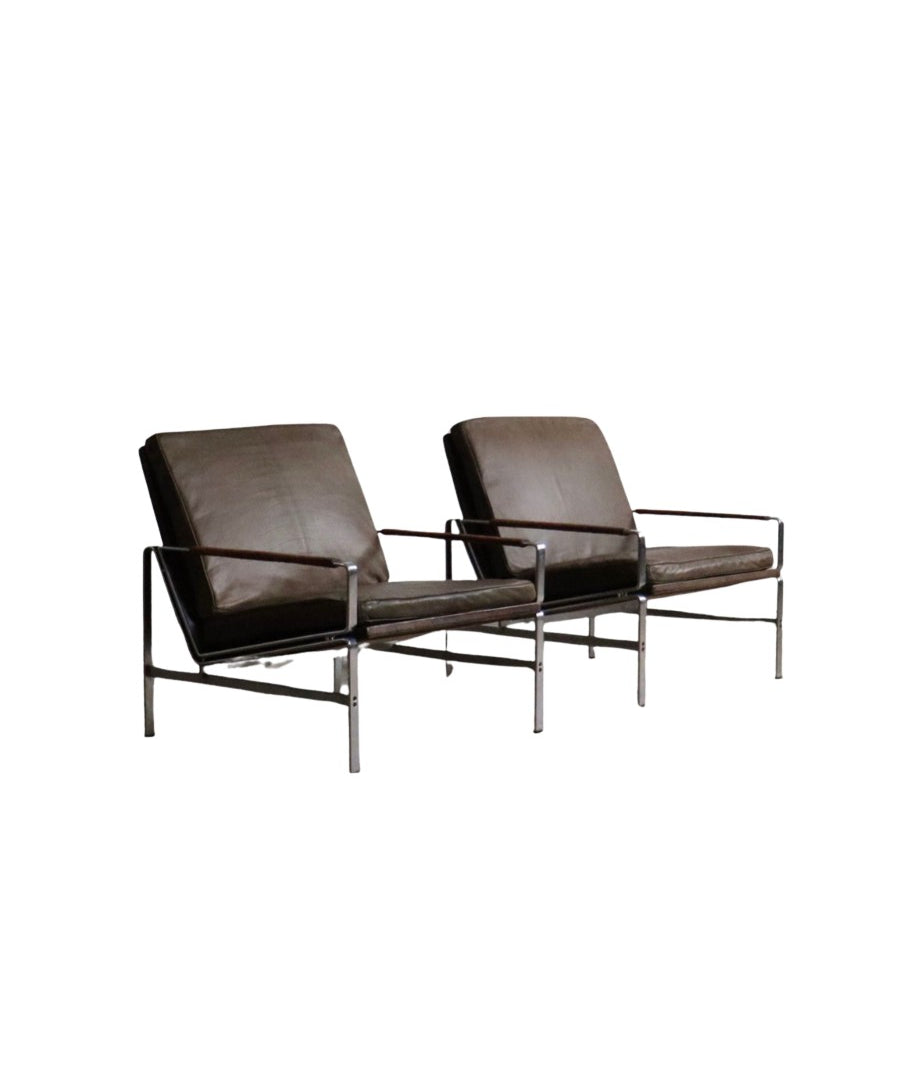 Set_of_2_FK6720_Lounge_chairs_by_Fabricius_&_Kastholm_for_Kill_International_1960s