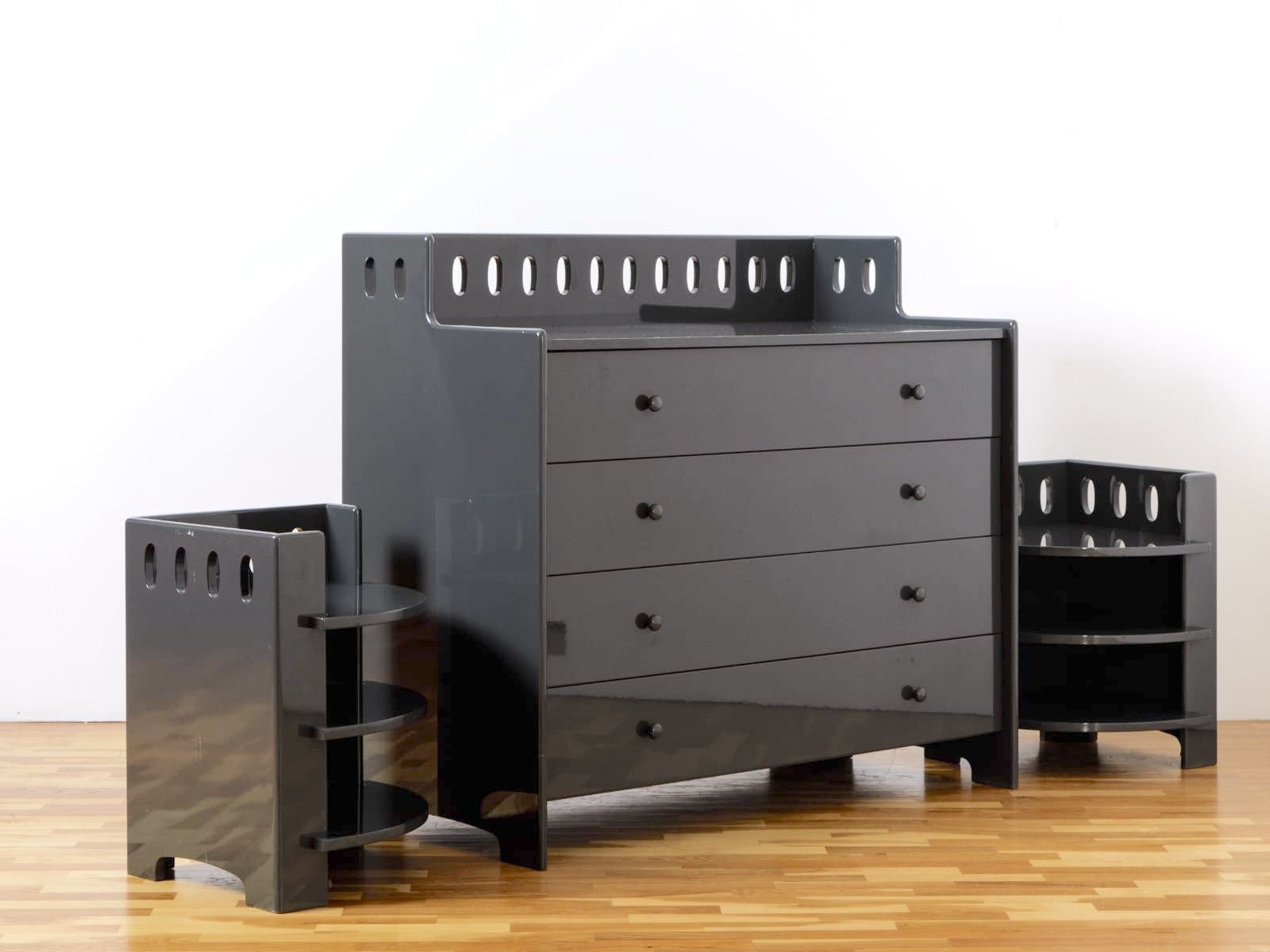 Set_of_2_Gardella_'Corinna'_Nightstands_for_MisuraEmme,_Italy,_1980s