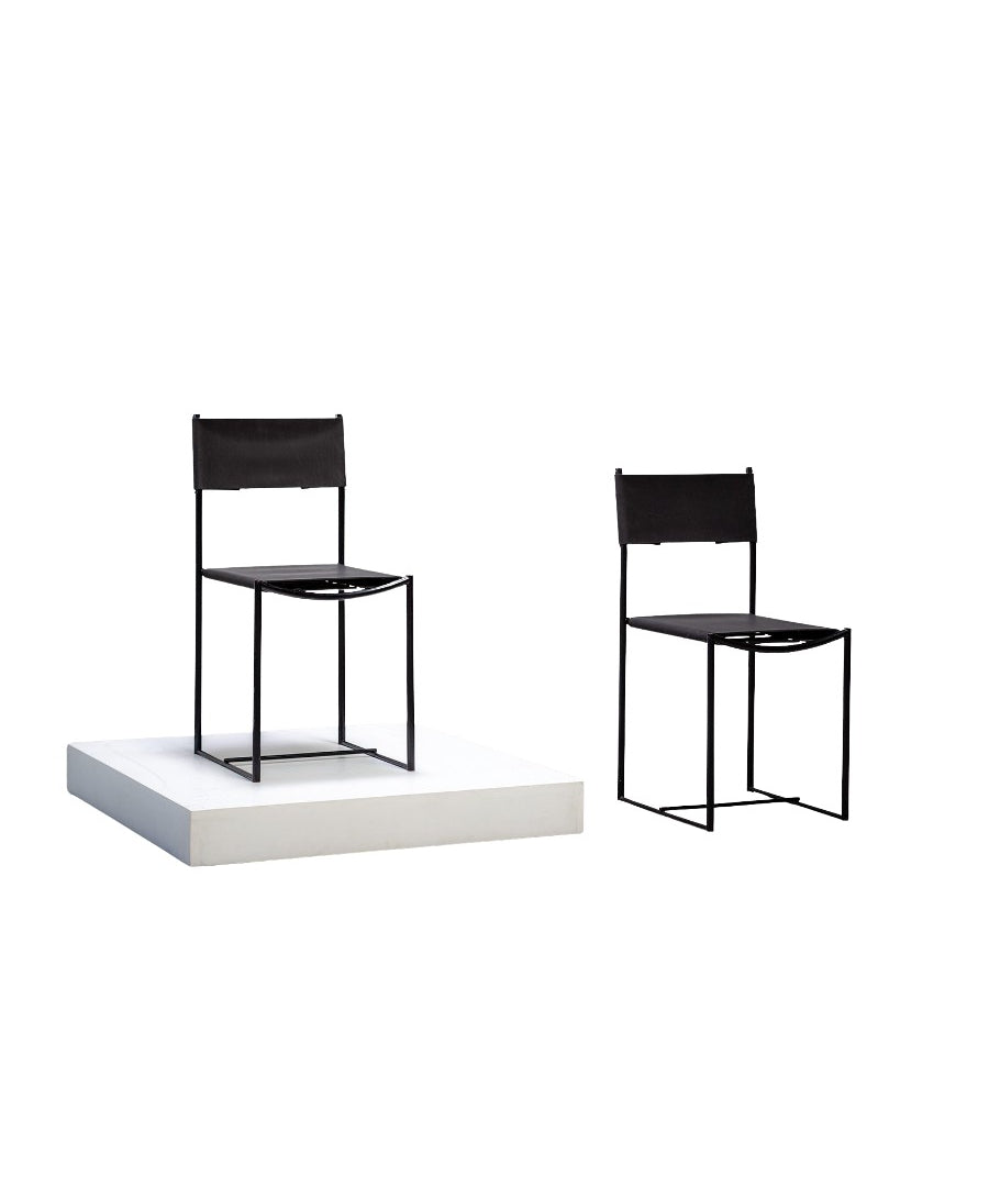 Set_of_2_Giandomenico_Belotti_chairs_from_the_Spaghetti_collection