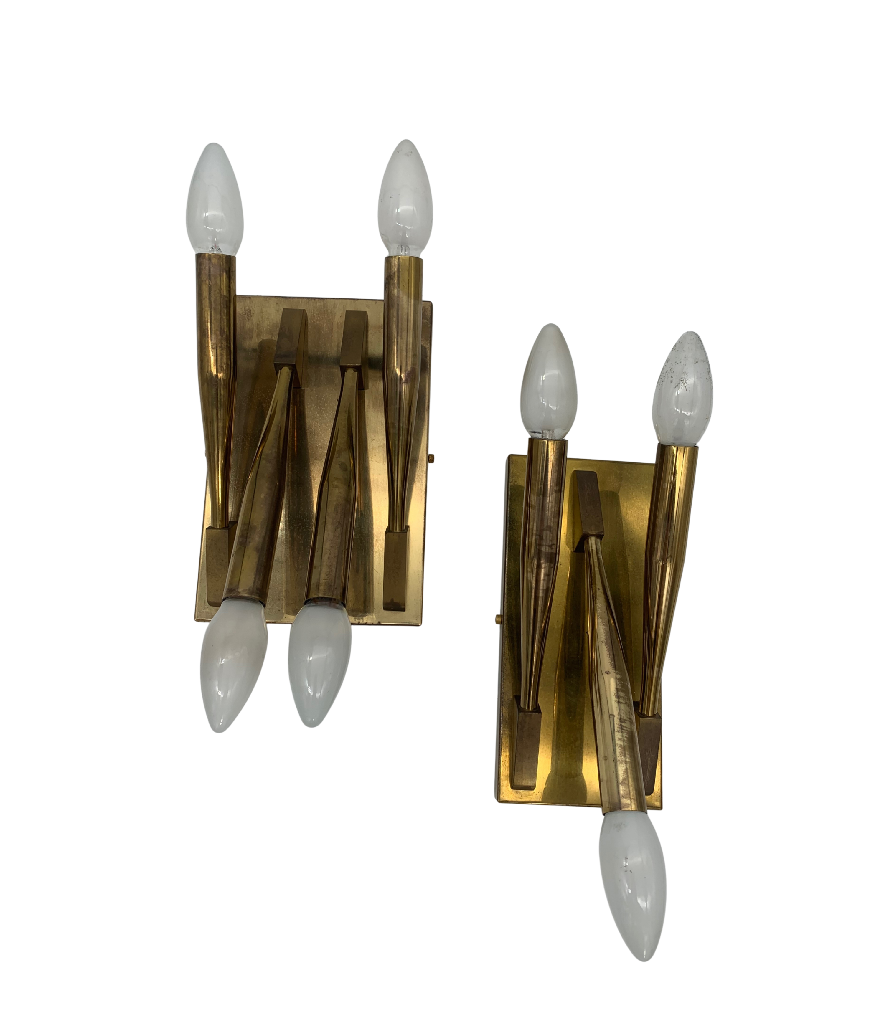 Set_of_2_Gio_Ponti_Attributed_Brass_Wall_Sconces,_Italian_Modernist_Design,_1970s