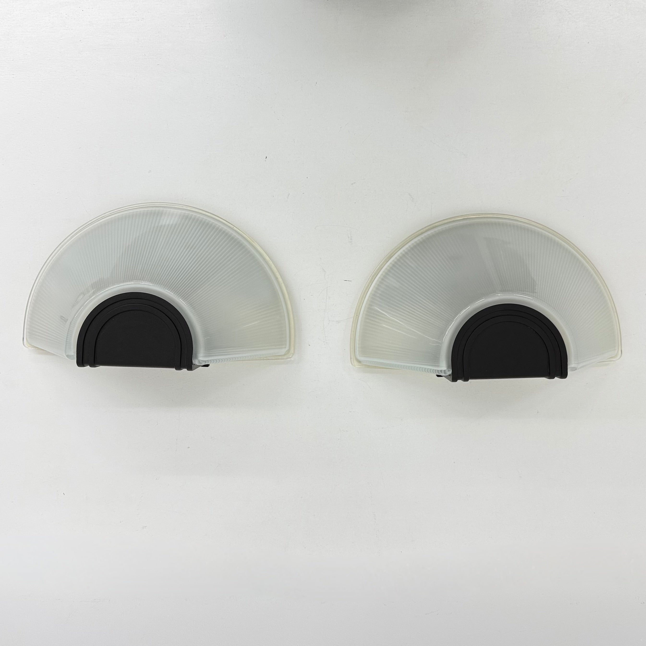 Set_of_2_Prisma_Glass_Wall_Lamps_by_MEGA,_Italy_1980s