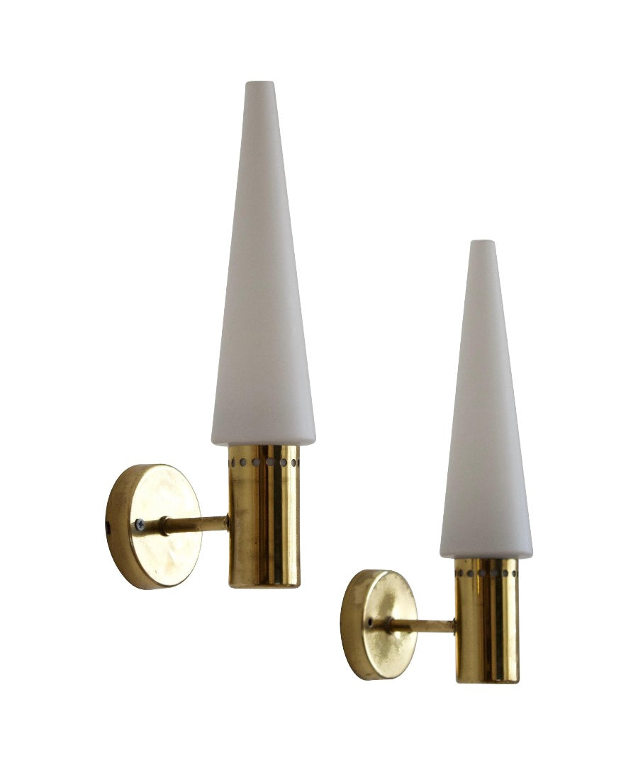 Set_of_2_Hans-Agne_Jakobsson_Brass_and_White_Opaline_Glass_Wall_Lights,_1960s