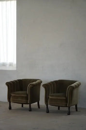 Set_of_2_‘Hell’_Lounge_Chairs_in_Green_Velvet